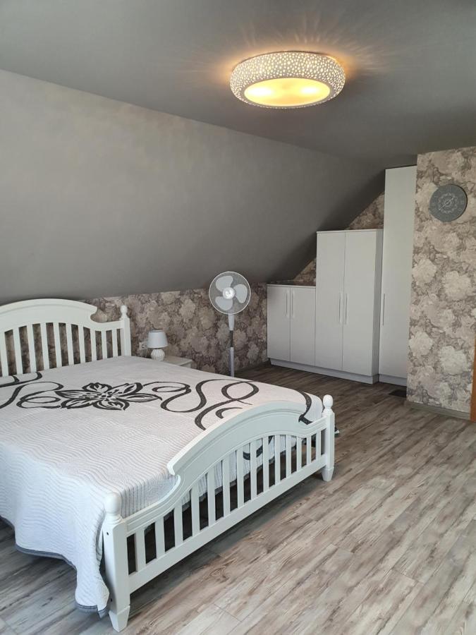 Anas Namas Apartment Zagare Bagian luar foto